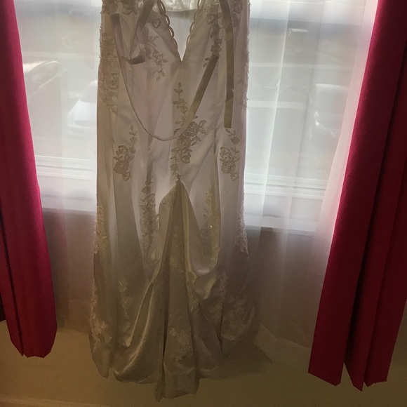 Wedding dress - Picture 6 of 11